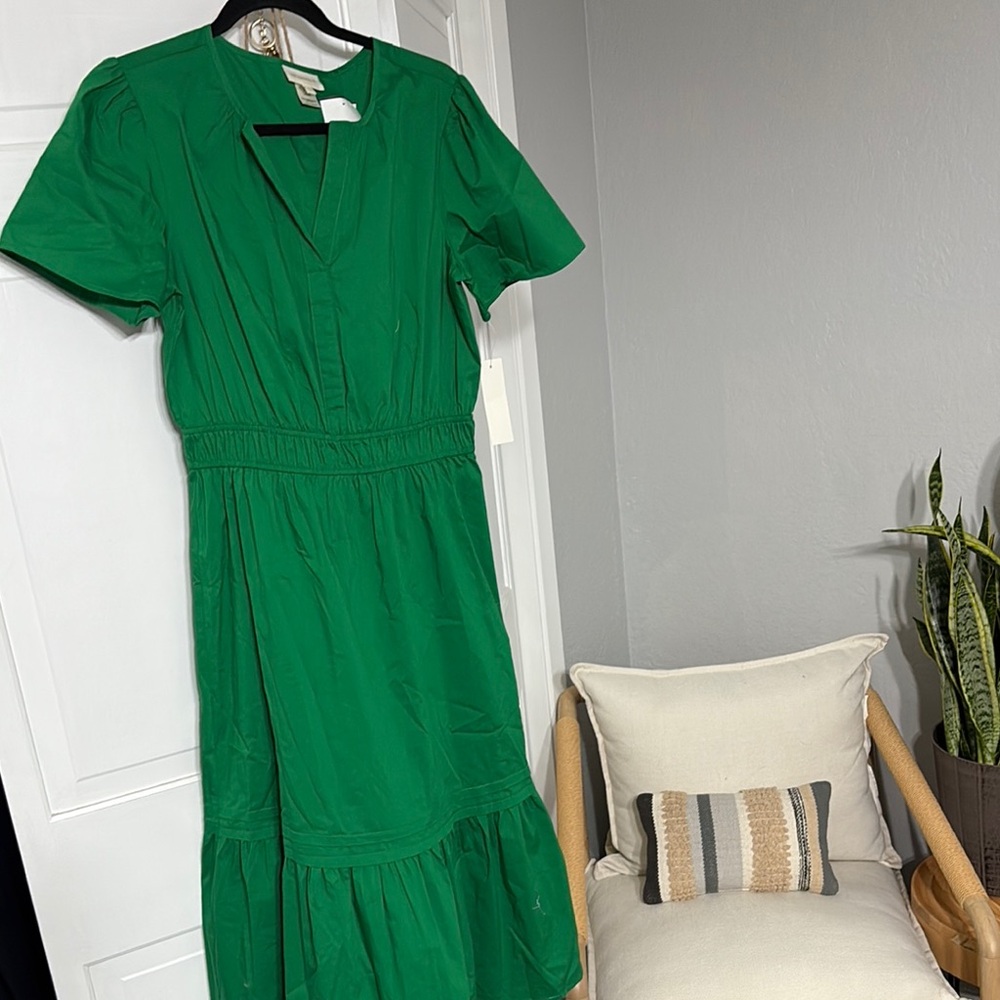 Green V-Neck Puff Sleeve Midi Dress item #45